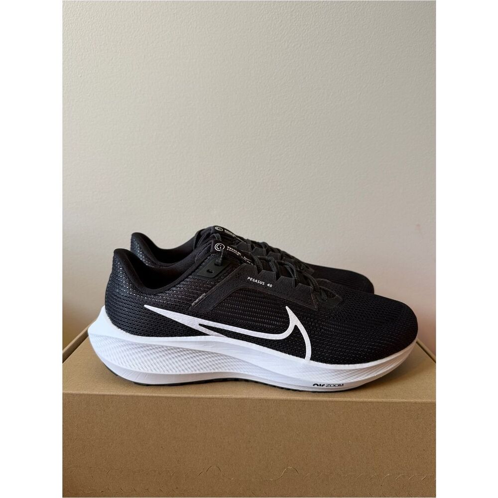 Nike Air Zoom Pegasus 40 Wide Black White DV7480-001 Men’s Size 9 Wide